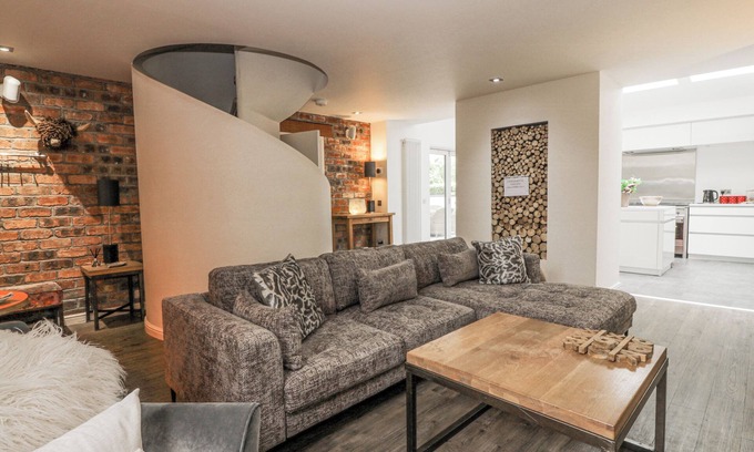 Moffat Cottage | SHEPHERDESS COTTAGE, pet friendly, luxury holiday cottage in Moffat
