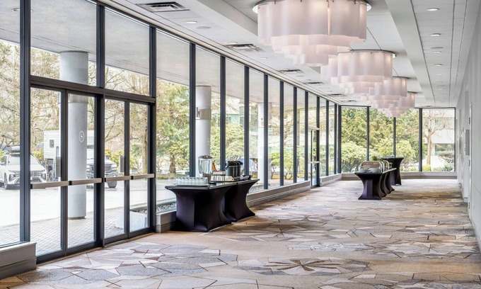 Guildford Hotel | Sheraton Vancouver Guildford Hotel