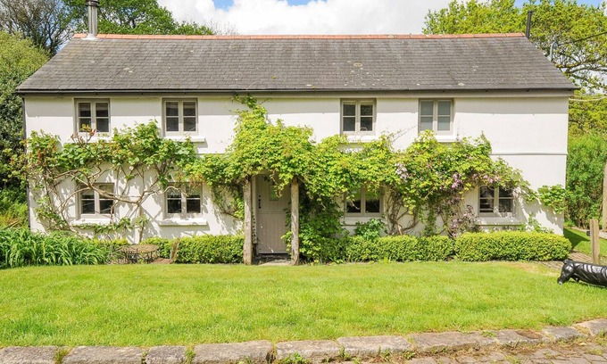 Saint Ann's Chapel Cottage | SHERWELL FARM COTTAGE, family friendly, with open fire in Drakewalls