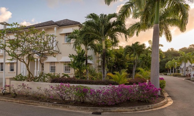 Little Battaleys Villa | Shimmers, stunning, stylish West Coast Villa