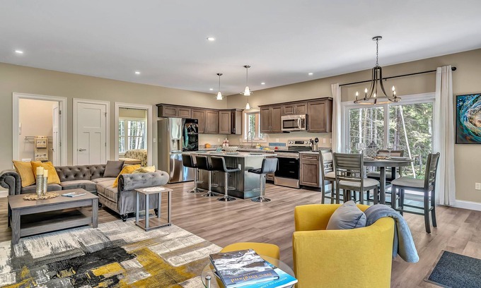 Bayville Apartment | Shipbuilder’s Retreat sleeps 6, 5 minutes to Harbor