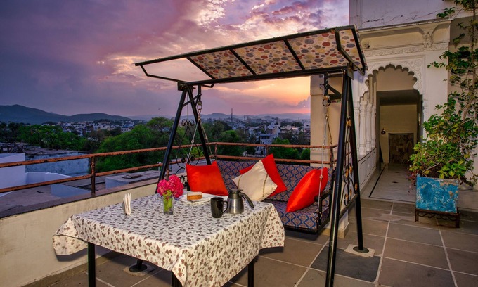 Lake Swaroop Sagar House | Shiv villa homestay