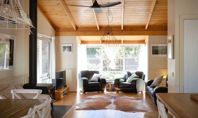 Shoreham House | Shoreham Cottage by the sea