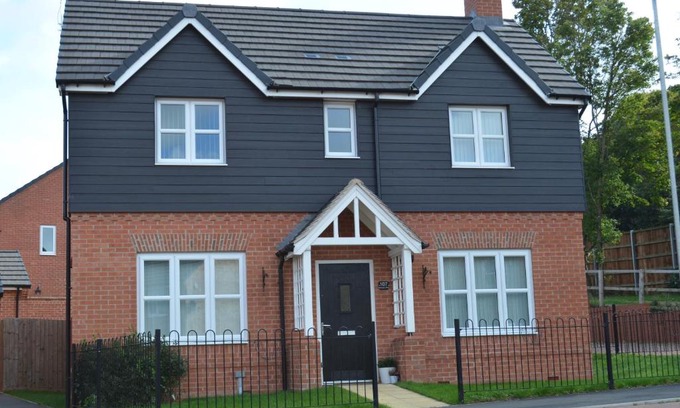 Northampton Apartment | Short Breaks - Harcourt Way