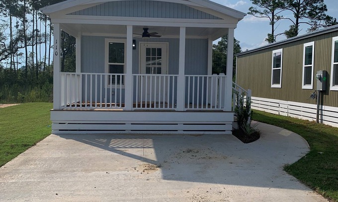 Freeport Cottage | Short drive to the beautiful 30-A beaches!nCozy Riverwalk Landing Cottage 8-H