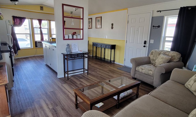 Fernley House | Short, long, pets, kids. Take a peek stay a night or two!