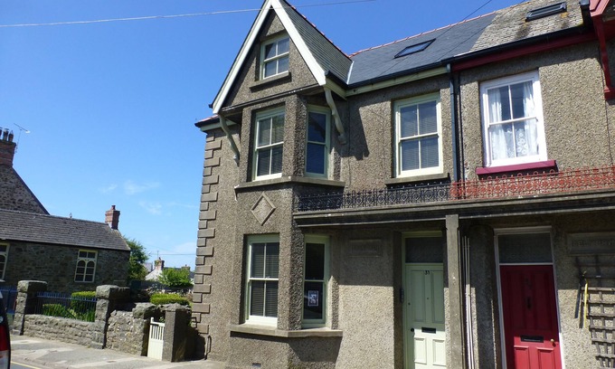 St Davids Apartment | Short summer breaks available!