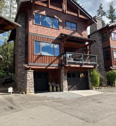 Blind Bay House | SHUSWAP LAKE CARMEL BEACH RESORT
