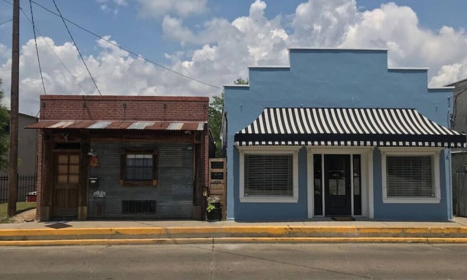 New Iberia House | Side-By-Side Both Places, Groups Can Spend More Time Together!