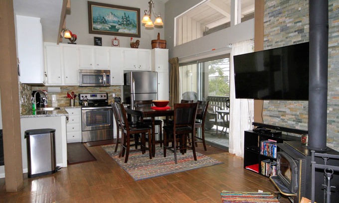 Mammoth Lakes Condo | Sierra Park Villas #03