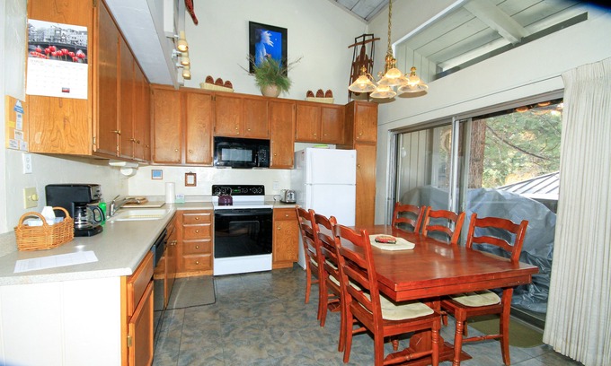 Mammoth Lakes Condo | Sierra Park Villas #06