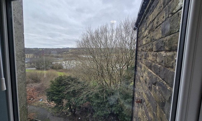 Brierfield Apartment | Signature Double Room Ensuite with Shower Room 2