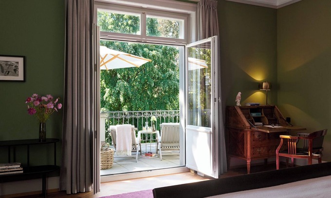 District 8 House | Signau House & Garden
