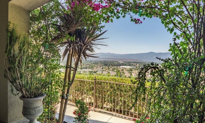 Communications Hill House | Silicon Valley Private Bedroom/Bathroom with View