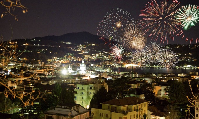 Como Apartment | SILK HOUSE WITH PANORAMIC TERRACE AND PRIVATE PARKING