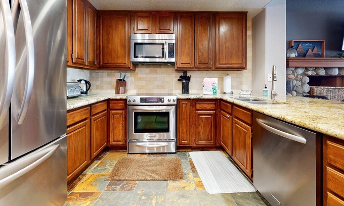 Mammoth Lakes Condo | Silver Bear #30 2 Bedroom Condo