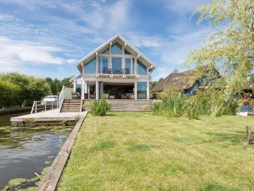 Horning House | Silver Dawn