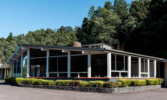 Queenstown Hotel | Silver Hills Motel