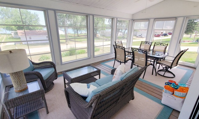 Moscow House | Silver Lake - 4th of July - Lake Access - MIS
