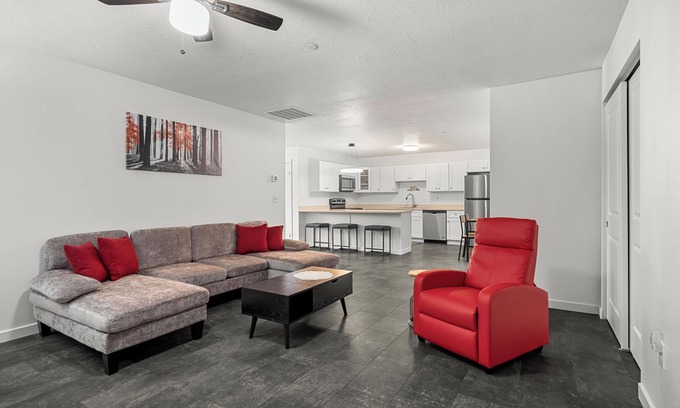 Kellogg Condo | Silver Strike Condo #4 Amazing location! Walking Distance to Amenities.