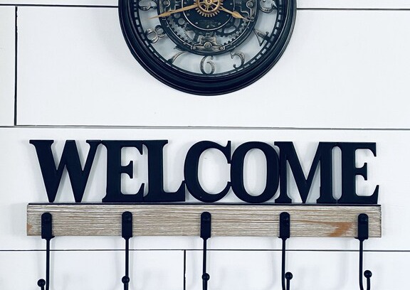 Meadowview House | 🌻SIMPLE, bright & clean home minutes from Johnston Memorial Hospital.
