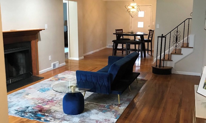 Cleveland Heights House | Simple, Chic 3-bedroom house in Cleveland Heights- Close to Cleveland Clinic