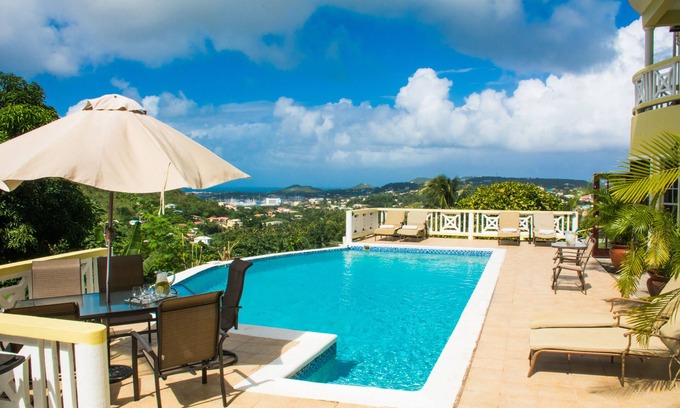 Marisule Apartment | Simply Heavenly! Large Self Catered Two Bedroom Apartment With Huge Pool