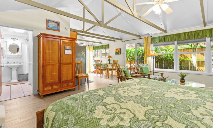 Lanikai Apartment | Since 1985 Legal Lanikai Garden Studio AC, across the street from Lanikai Beach!