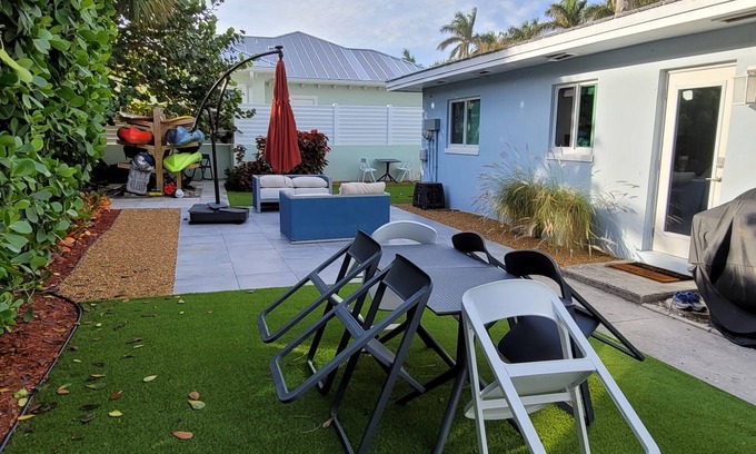 Palm Beach Shores House | Singer Island 2 bedroom w/free parking- no stairs (South unit)