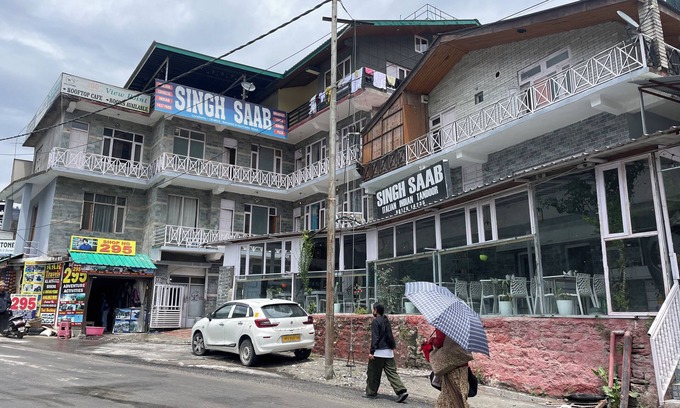 Vashist Hotel | Singh Saab Rooms & Cafe