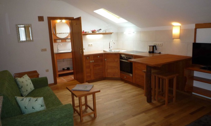 Bad Wiessee Apartment | Single apartment no. 9, 2nd floor, east-facing balcony - Gästehaus Johanna