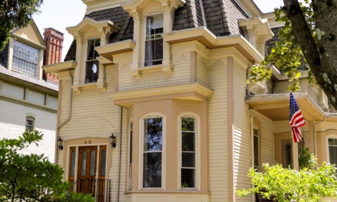 Ballston Spa House | Single Bed Room with Private Bath in Historic Home
