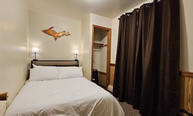 Laurium Apartment | SIngle Executive Suite