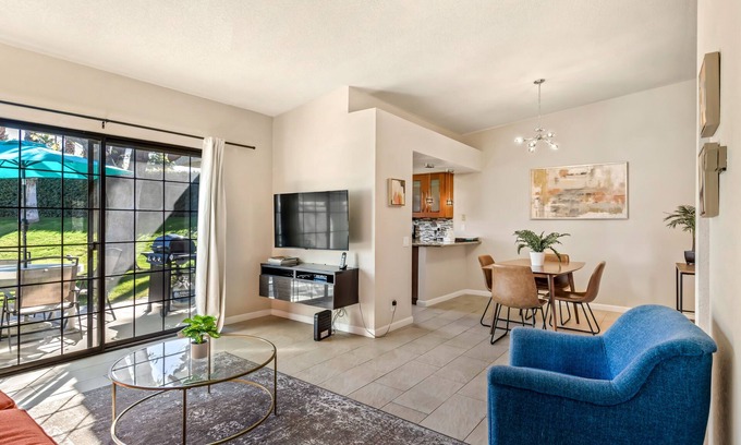 Tahquitz River Estates Villa | SINGLE LEVEL VILLA, STEPS TO POOL AND JACUZZI - MESQUITE COUNTRY CLUB