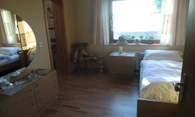 Zulpich Bed & Breakfast | Single room with shower/WC - Siechhaus Café
