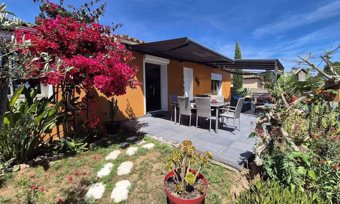 Tamaris House | Single storey house with 2 bedrooms, air conditioning, internet.beaches and shops nearby