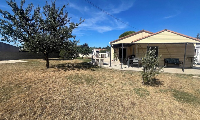 Allex House | Single-storey house.fenced garden, secure swimming pool, very quiet location