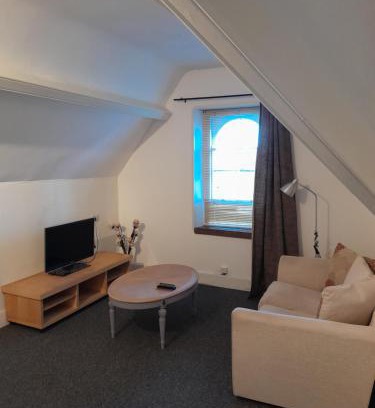 Sketty House | Singleton Short Stay Loft R10