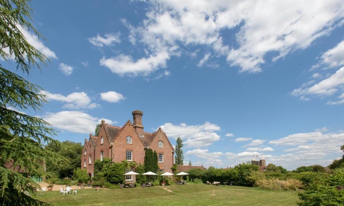 Abbess Roding Bed & Breakfast | Sissinghurst Castle Farmhouse