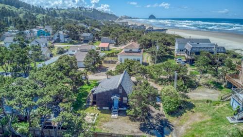 Tierra Del Mar House | Sisters Beach Retreat - Meredith Lodging