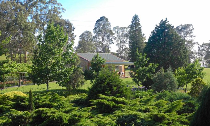 Mulgoa Ski Chalet | Six Oaks Cottage