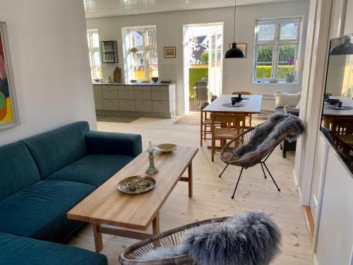 Svaneke Apartment | Skøn ferielejlighed i midten af Svaneke udlejes, minimum 4 dage