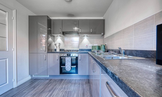 Rugby House | Skelhorn House close to Rugby, 3 bedrooms