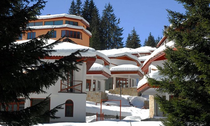 Lyaskovo Ski Chalet | Ski Chalet at Pamporovo Village. Quiet Village in a wood by Forest Glade