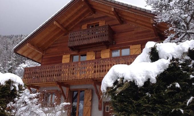 Vacheresse Apartment | SKI Great Apartment in the Portes du Soleil ski area.