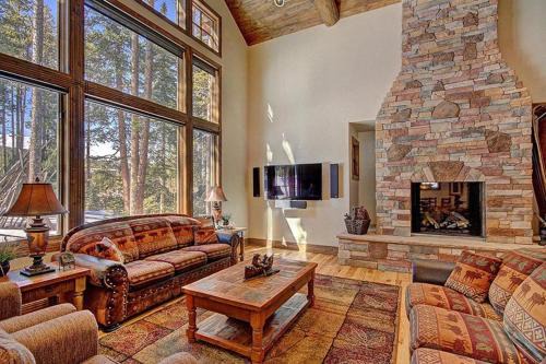 Boulder Ridge House | Ski Hill Lodge