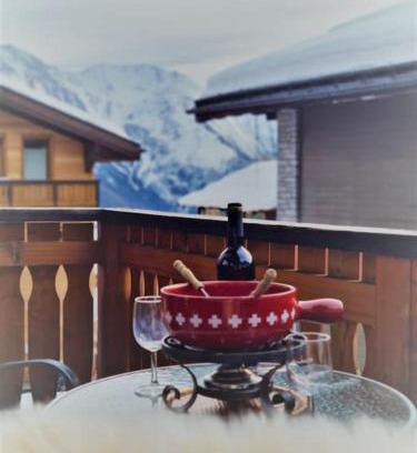 Bettmeralp Apartment | Ski-in, central and cosy in the Chalet Diana, free access to swimming pool