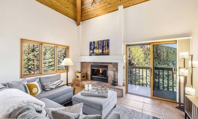Beaver Creek Condo | Ski In/out with HOT TUB! PENTHOUSE, Walk to Ski School & Restaurants! BC Village