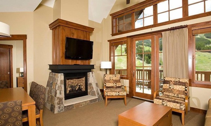 Peak 8 Condo | Ski-in/Ski-out Studio + Kitchen, Fireplace