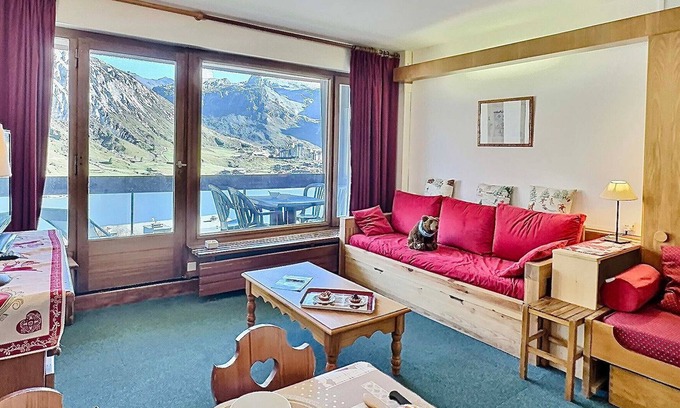 Tignes le Lac Apartment | Ski-in/ski-out studio for 4, near shops and south-facing balcony in Tignes